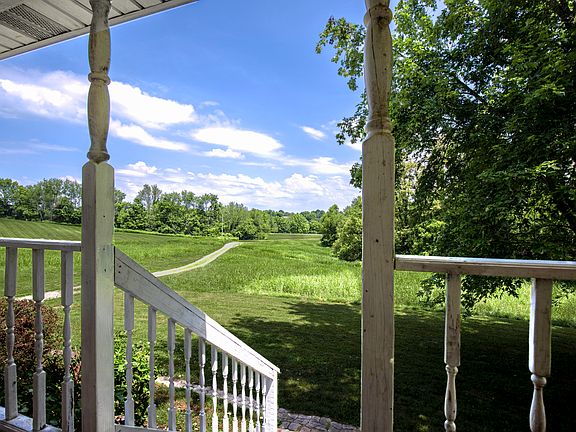 2nd image of 923 Settlement Dr
