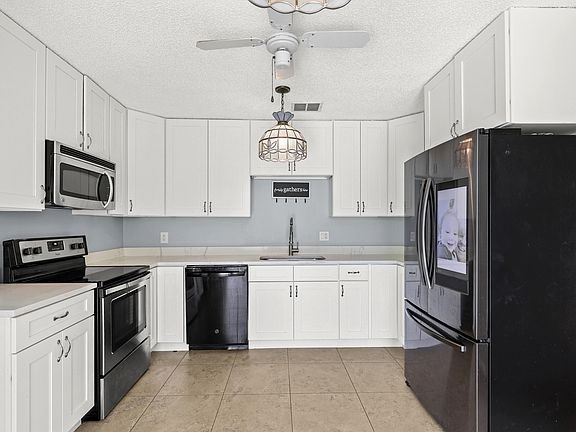 3rd image of 7842 W Blairwood Circle