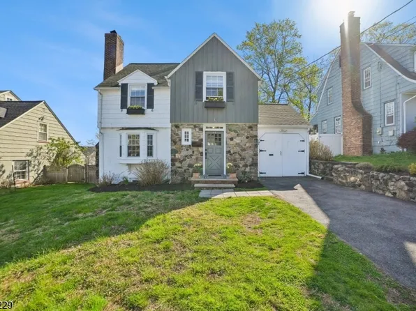 44 Pine St, West Orange Twp., NJ 07052