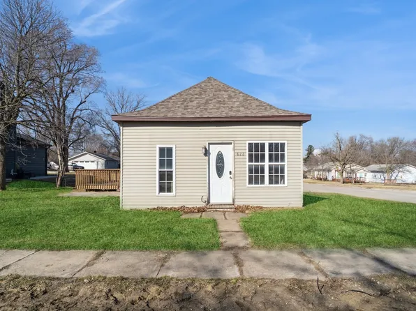 622 N 7th St, Winterset, IA 50273