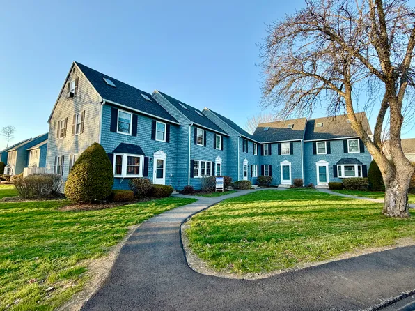 2 Orchard Hills Pkwy #2, Bangor, ME 04401