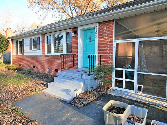 2nd image of 2105 Rainbow Dr