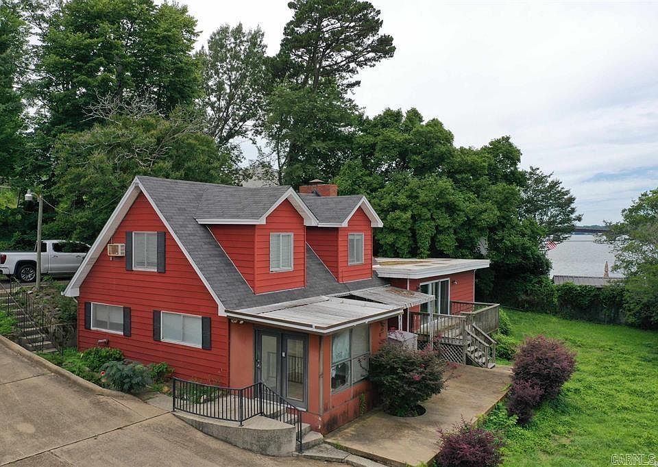 1st image of 213 Long Island Dr