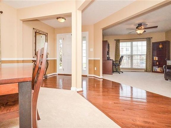 3rd image of 523 Woodbine Ct