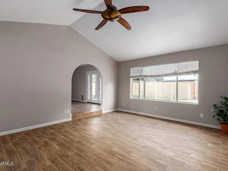 5138 W Desert Cove Ave — Photo 2