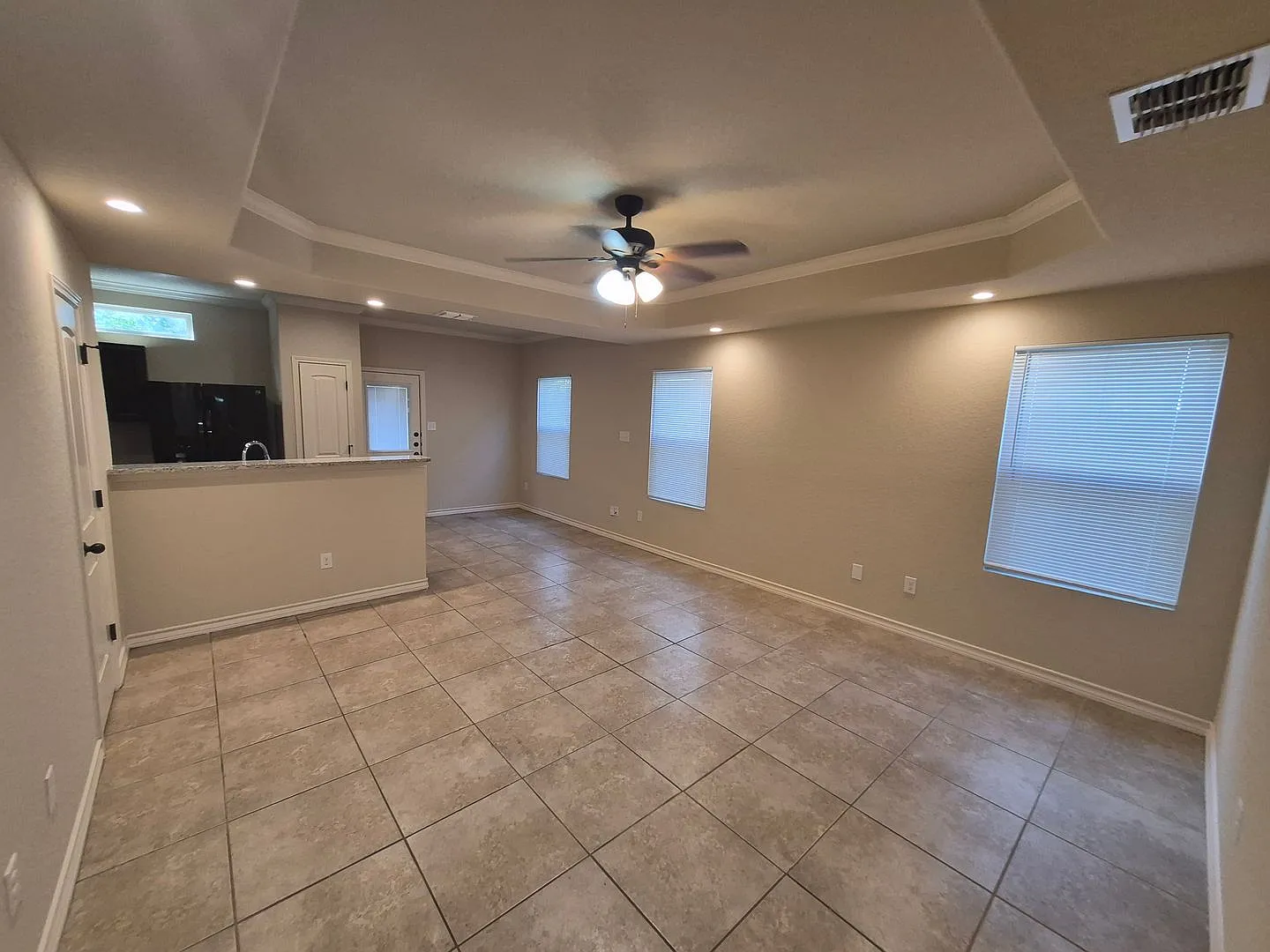 6866 Lakeview Dr. #102, San Antonio, TX. 78244 — Photo 2