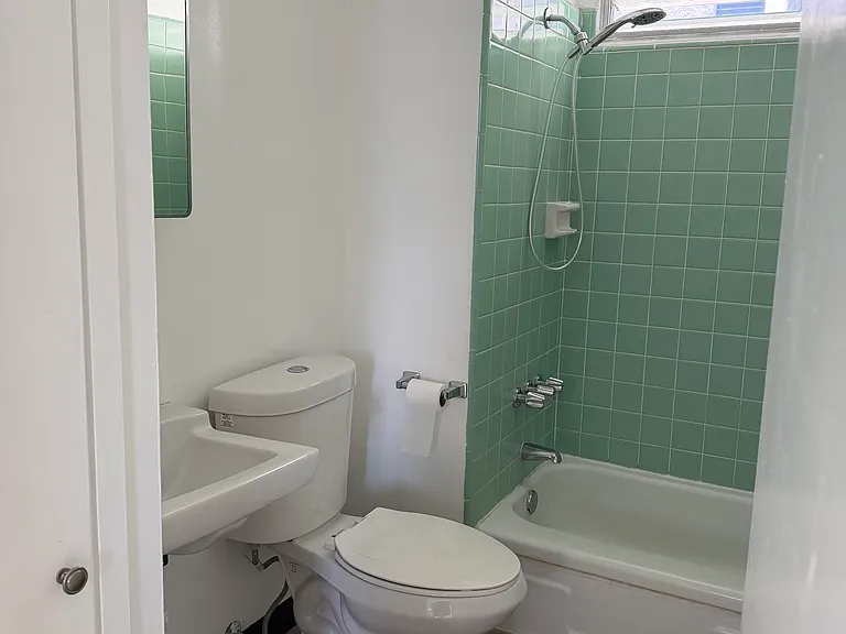 715 Piikoi St #A — Photo 5