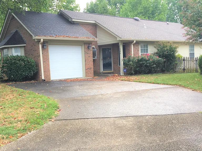 100 Meridian Ct — Photo 1