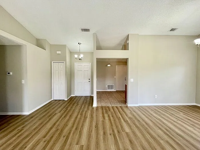 505 Walnut Grove Pl — Photo 8