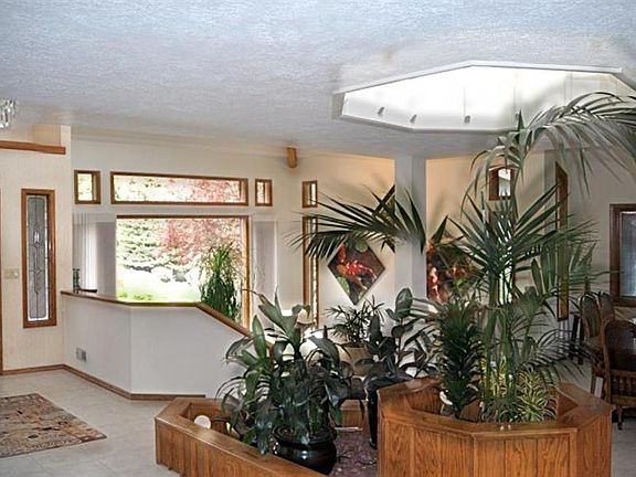 5th image of 7606 E Columbia Dr