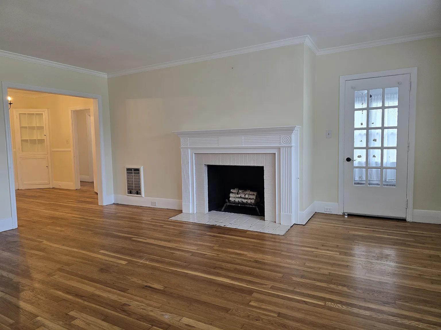 2 bed, 1250 sqft, $1,450 — Photo 2