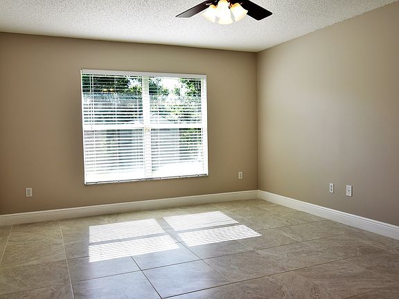 3rd image of 2415 SW Madiera St