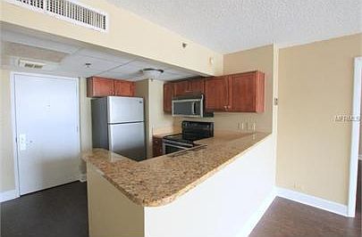 4th image of 151 E Washington St Unit 215