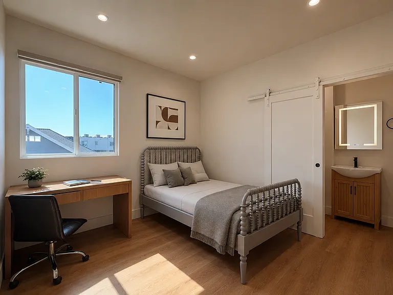 1575 W 35th Pl — Photo 5