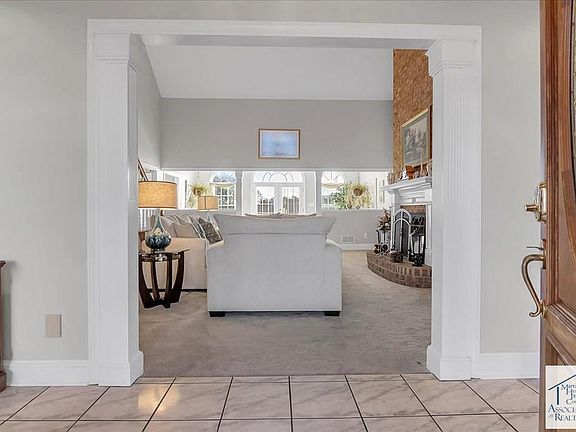 3rd image of 565 Saint Johns Cir