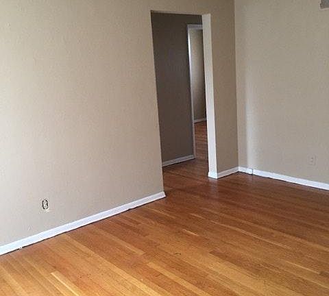 3rd image of 3339 Claxtonhall Dr