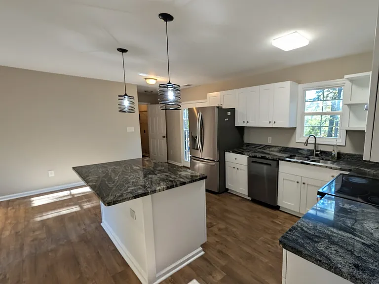 537 Eastside Dr NE — Photo 9