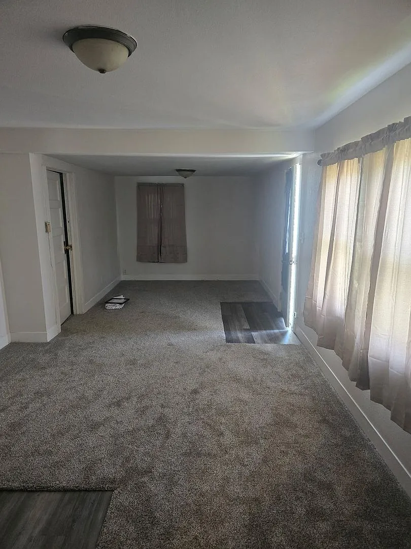 Charming 2BR House in Lusk — Photo 3