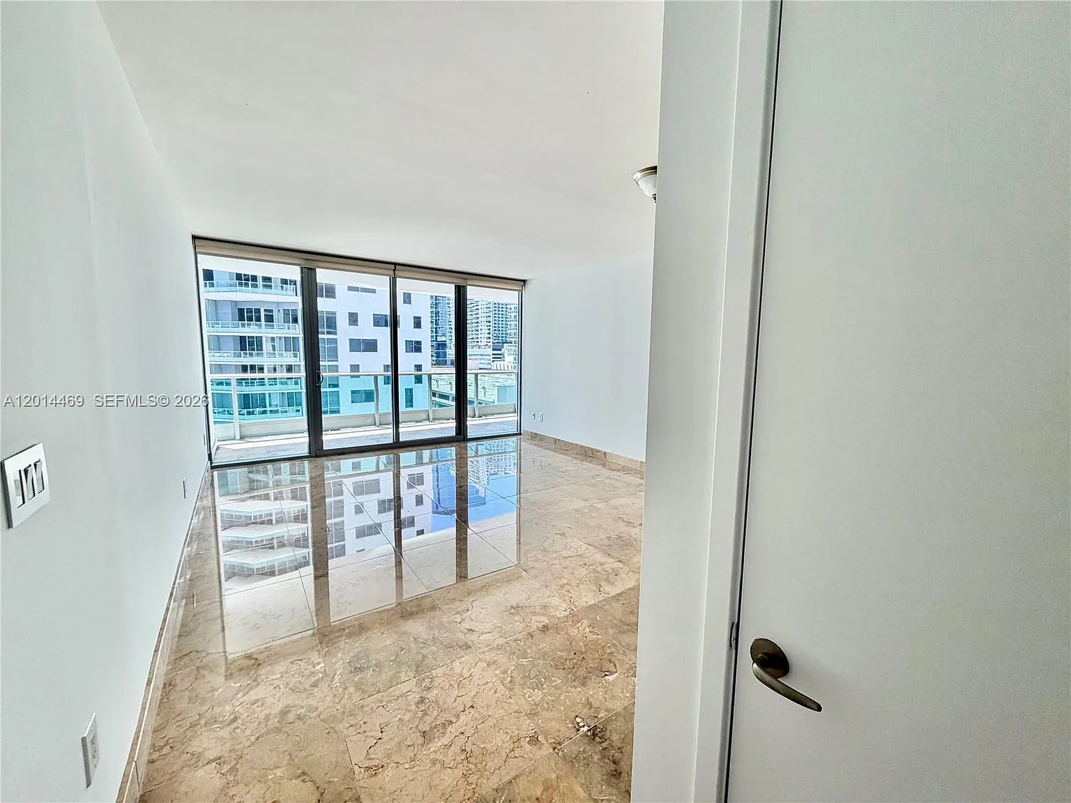 Jade Residences — Photo 4