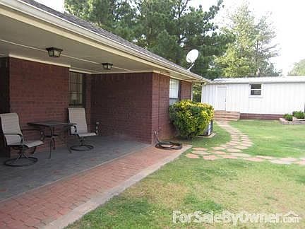 Game Room in Shop
						:
						Pool Table, Dart Board, Air Hockey Table & Refrigerator
