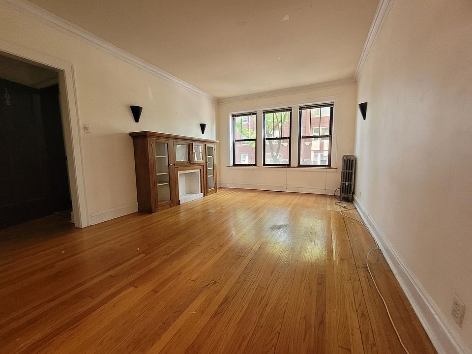 1st image of 3608 N Seeley Ave Unit 1