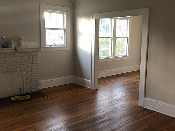 5th image of 133 E 18th St