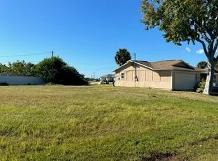 306 NE 10th Ter, Cape Coral, FL 33909