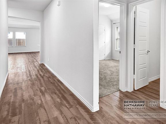 3rd image of 10209 Travis Rd