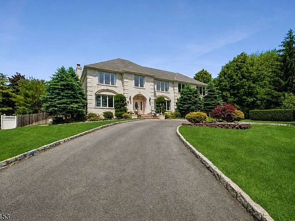 3rd image of 1 Winchester Dr