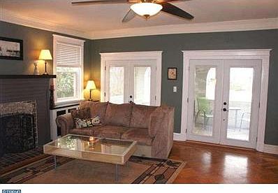 4th image of 8 Corinne Ct