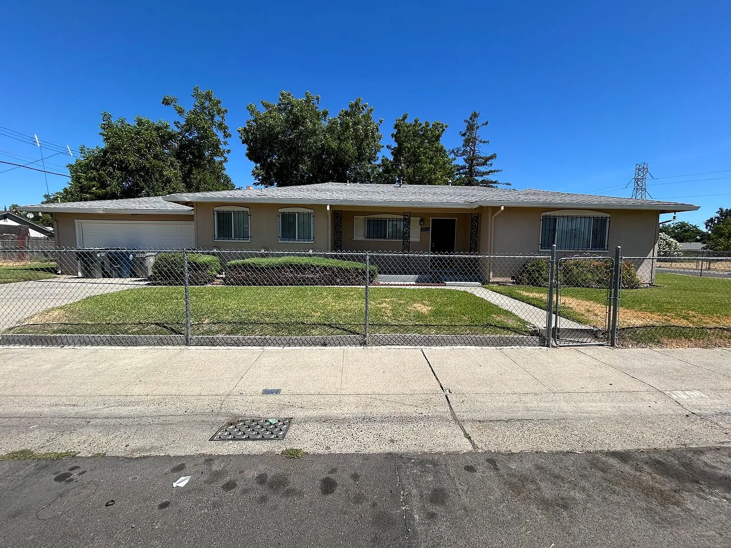 North Sacramento — Photo 1