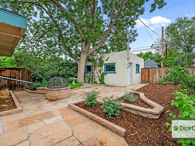 582 S Grant St — Photo 24