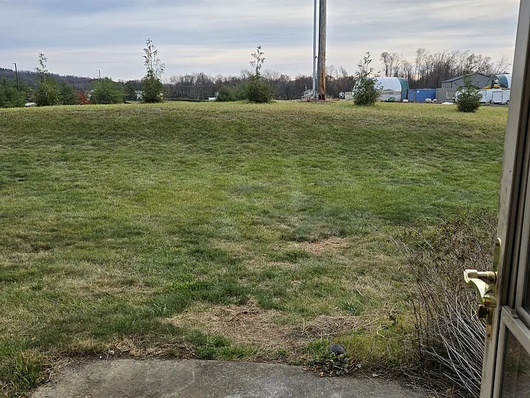 55 Stonecrop Ln — Photo 4