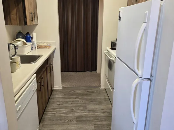 18204 93rd Ave NW #102, Edmonton, AB T5T 2V2