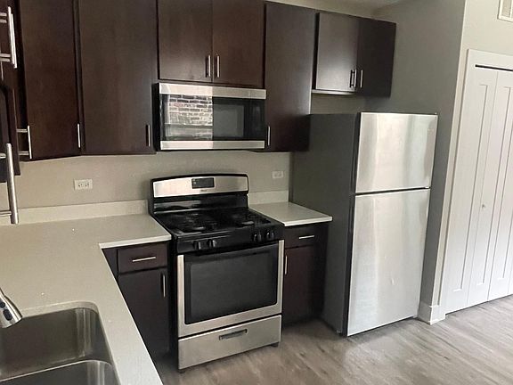 4th image of 4834 S King Dr