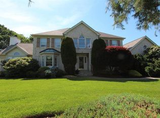 3 Lauren Ct, Manalapan, NJ 07726