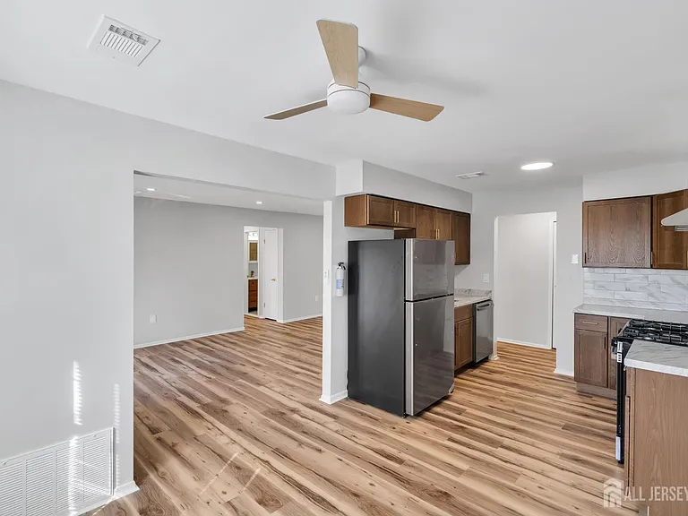 812 Green Hollow Dr — Photo 12