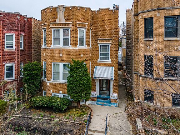 2nd image of 6435 N Hoyne Ave