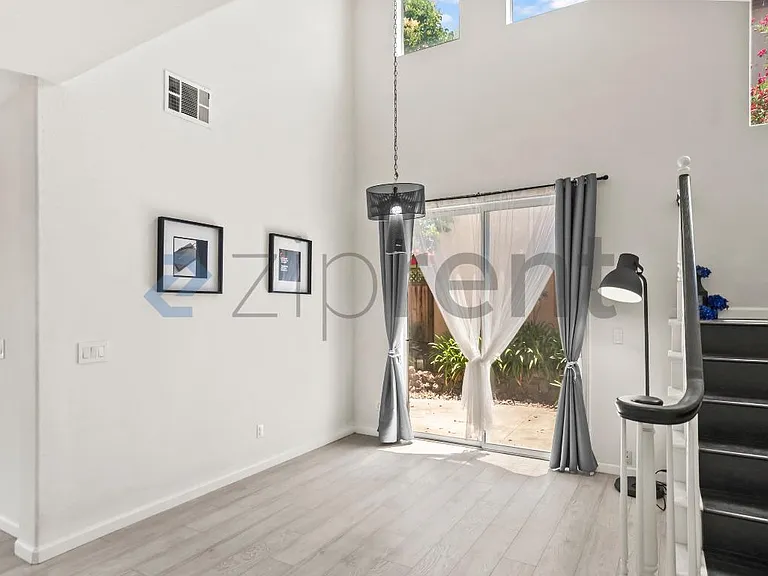 5215 Manderston Dr — Photo 8