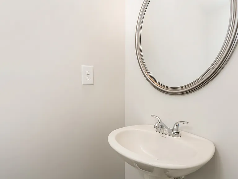 919 Haley St — Photo 11