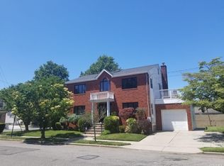 1301 Lowell Ave, New Hyde Park, NY 11040