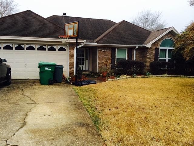1st image of 304 Northampton Cir