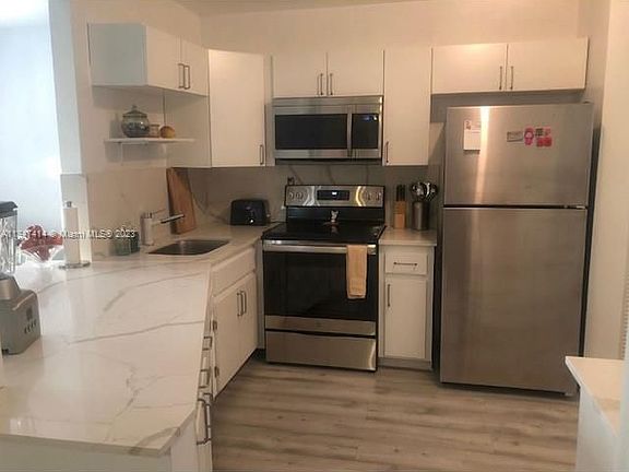 5th image of 1770 NE 191st St #8071