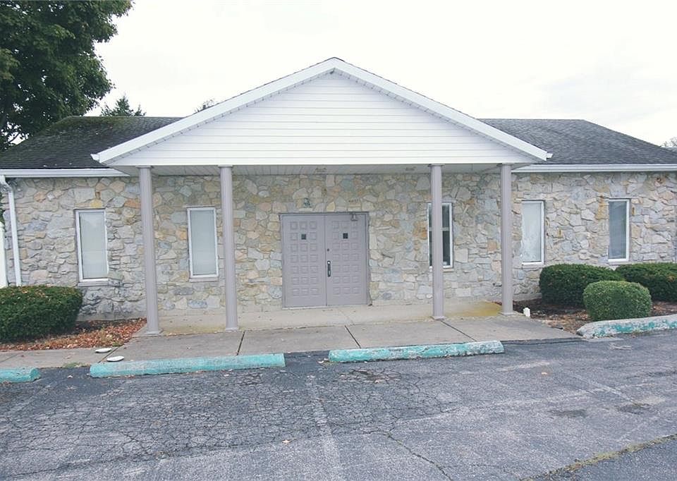 1st image of 1700 Echo Lake Dr