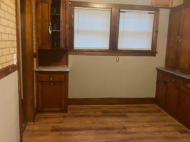 1907 Willow Ave N #1 — Photo 8