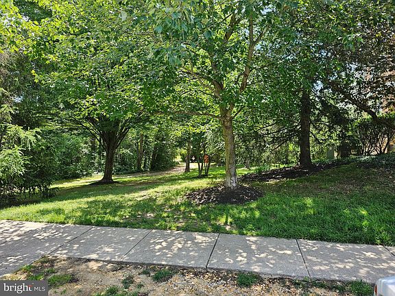 4th image of 7501 Ashby Ln Unit K