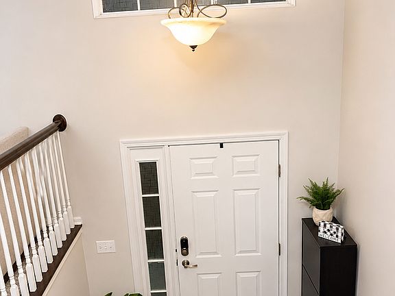 3rd image of 809 Brodhead Dr