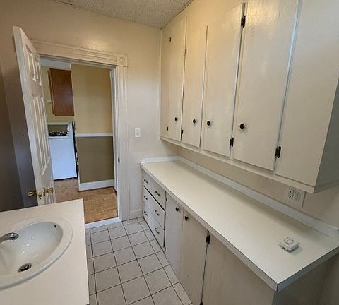 5th image of 43 Pilgrim Ave #1