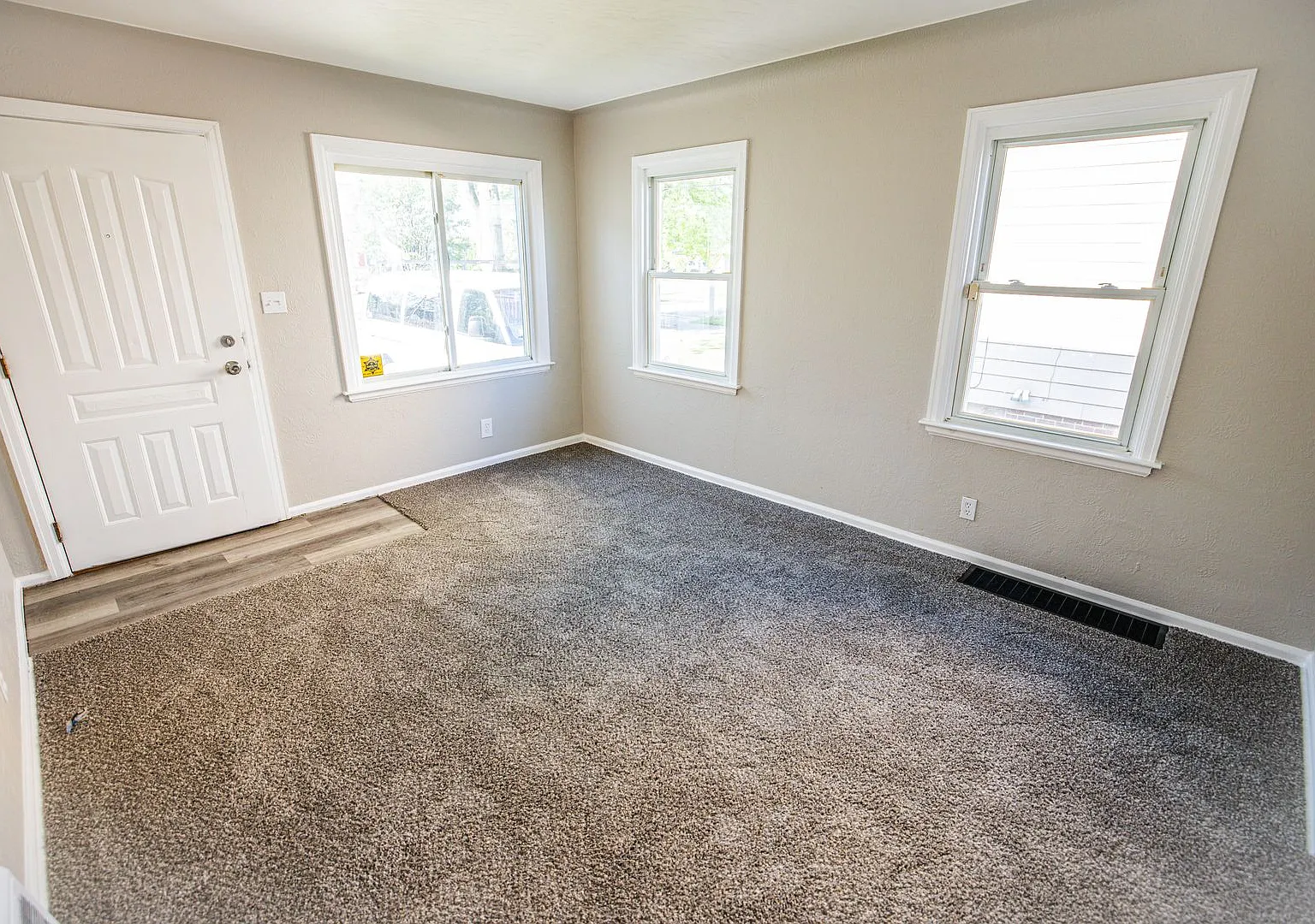 Very Cute Three Bedroom Home with Loft and Central Air! — Photo 3