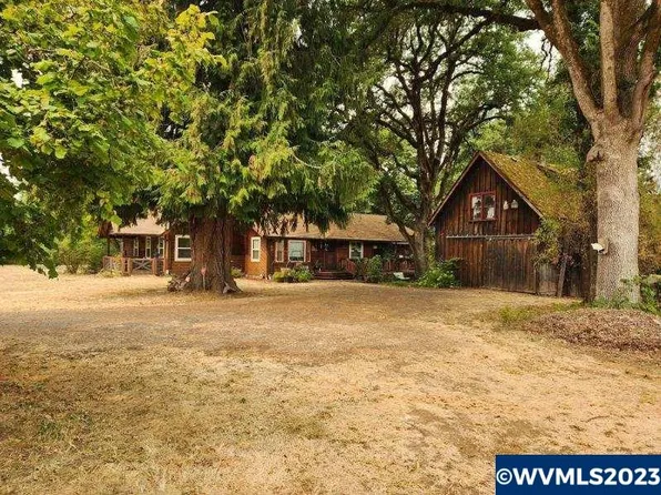 2704 Long St, Sweet Home, OR 97386